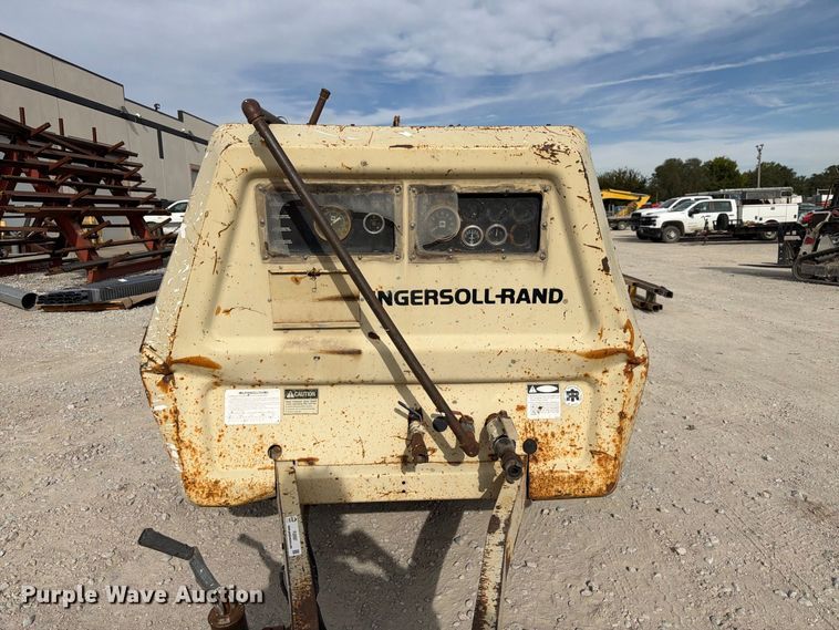 image for item FU0587 1988 Ingersoll Rand P175WD air compressor