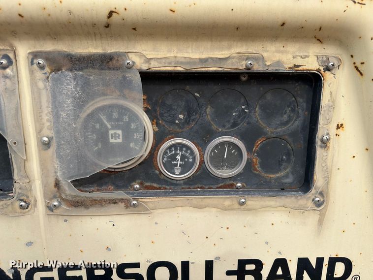 image for item FU0587 1988 Ingersoll Rand P175WD air compressor