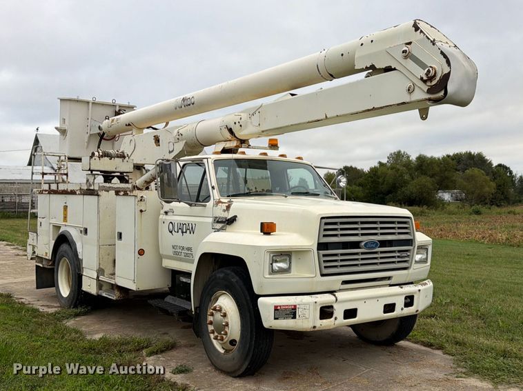 image for item FU4699 1994 Ford F700 bucket truck