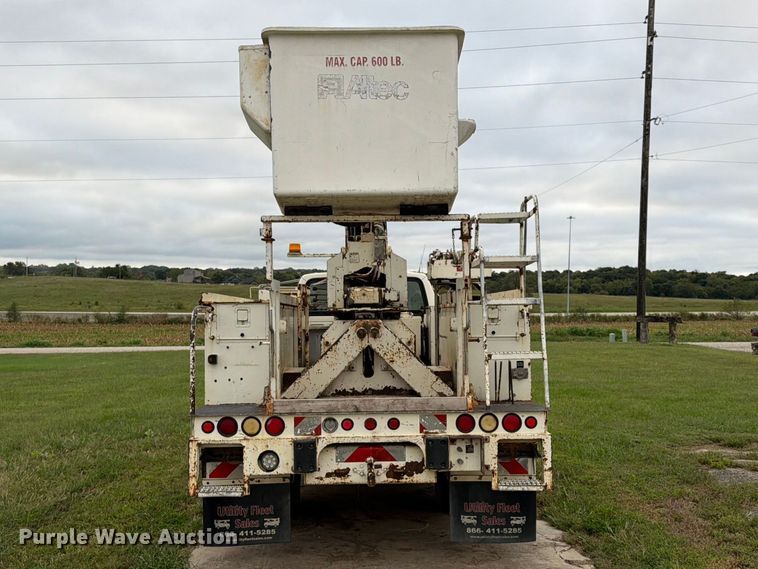 image for item FU4699 1994 Ford F700 bucket truck
