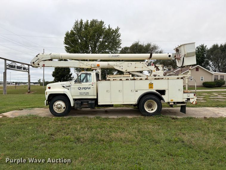 image for item FU4699 1994 Ford F700 bucket truck