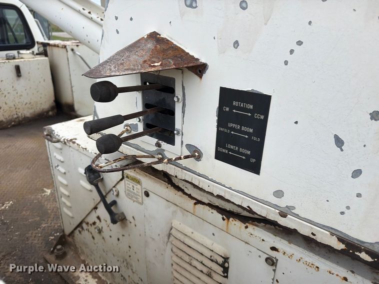 image for item FU4699 1994 Ford F700 bucket truck