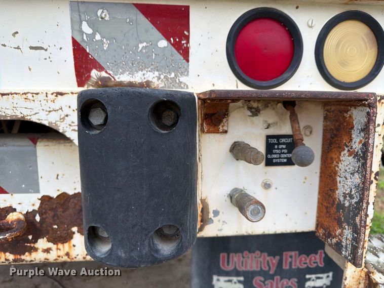 image for item FU4699 1994 Ford F700 bucket truck