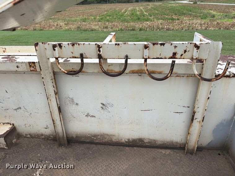 image for item FU4699 1994 Ford F700 bucket truck