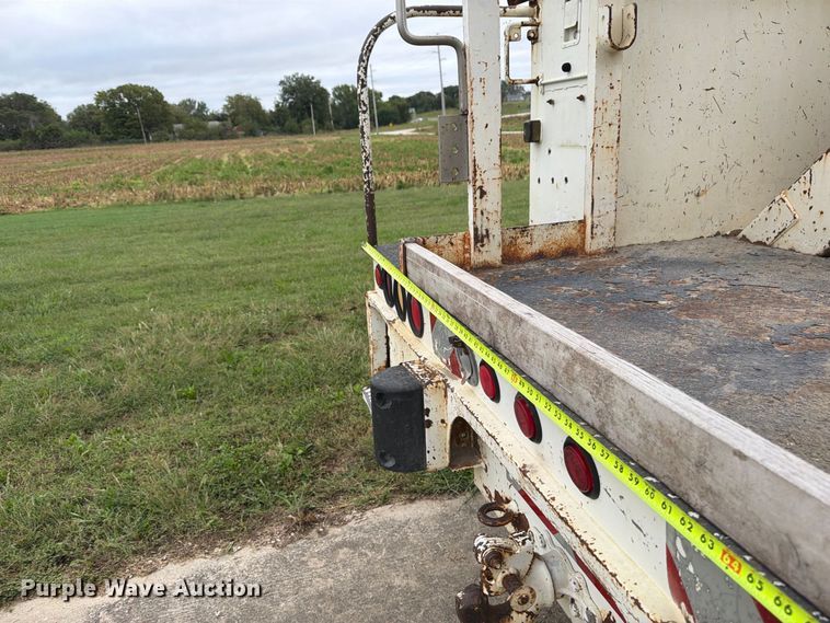 image for item FU4699 1994 Ford F700 bucket truck