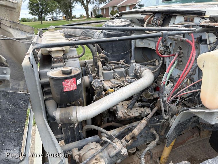 image for item FU4699 1994 Ford F700 bucket truck