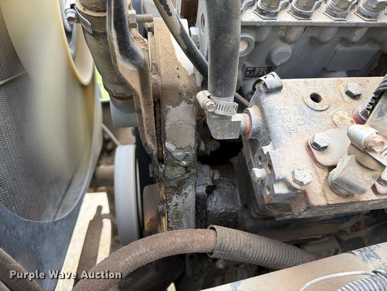 image for item FU4699 1994 Ford F700 bucket truck