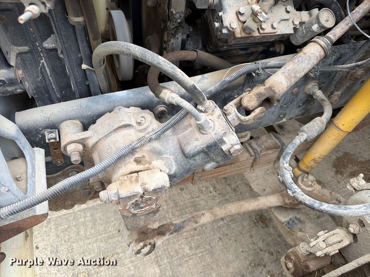 image for item FU4699 1994 Ford F700 bucket truck