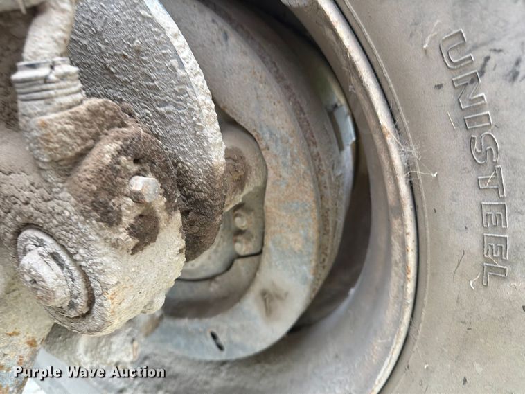 image for item FU4699 1994 Ford F700 bucket truck