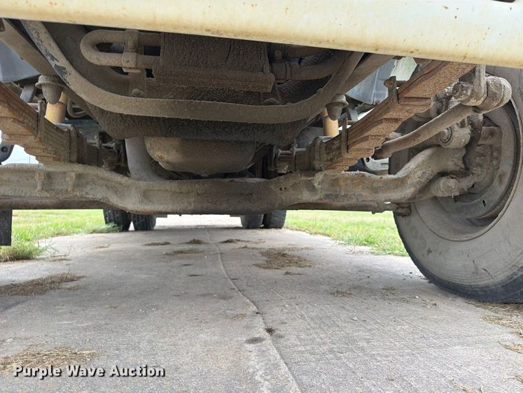image for item FU4699 1994 Ford F700 bucket truck