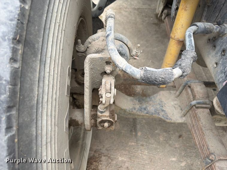 image for item FU4699 1994 Ford F700 bucket truck