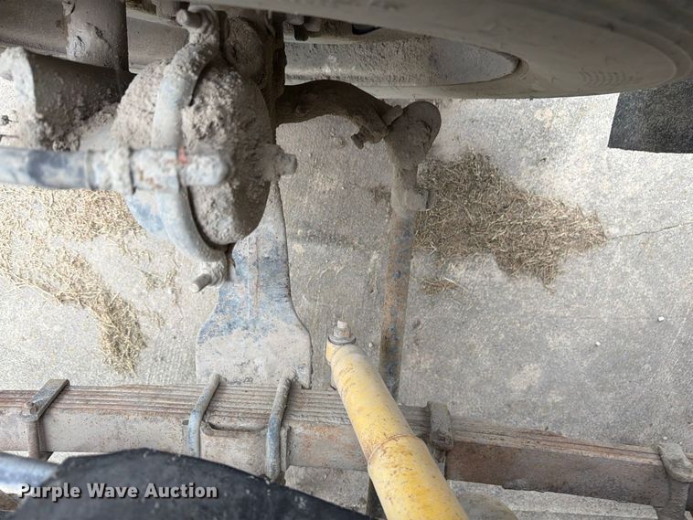 image for item FU4699 1994 Ford F700 bucket truck