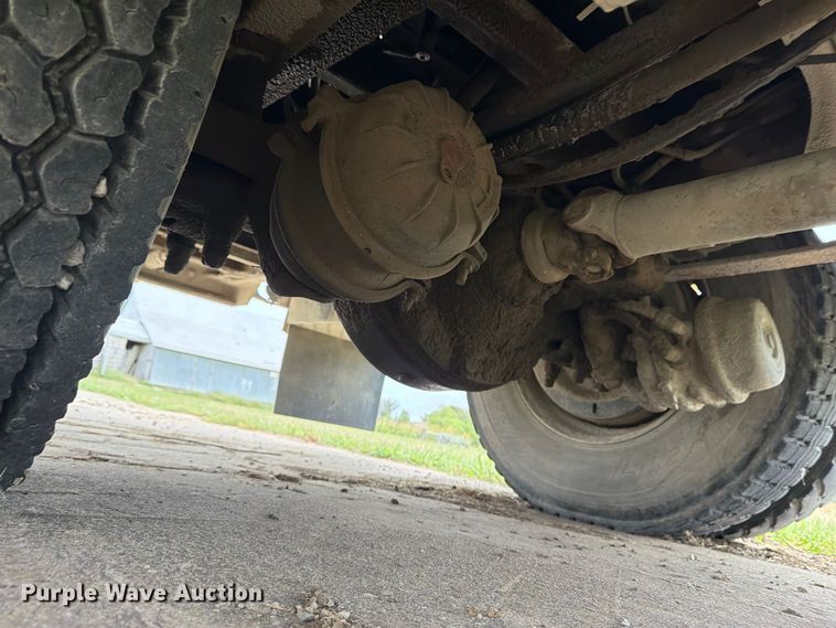 image for item FU4699 1994 Ford F700 bucket truck
