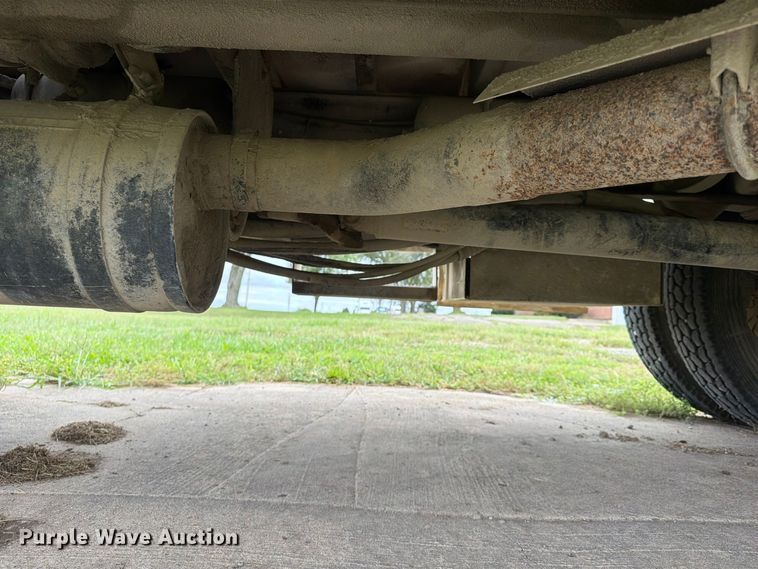 image for item FU4699 1994 Ford F700 bucket truck