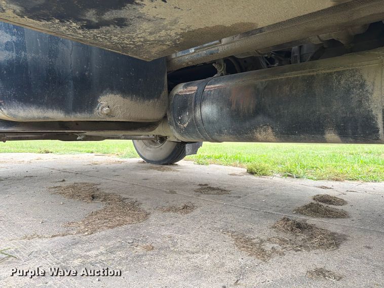image for item FU4699 1994 Ford F700 bucket truck