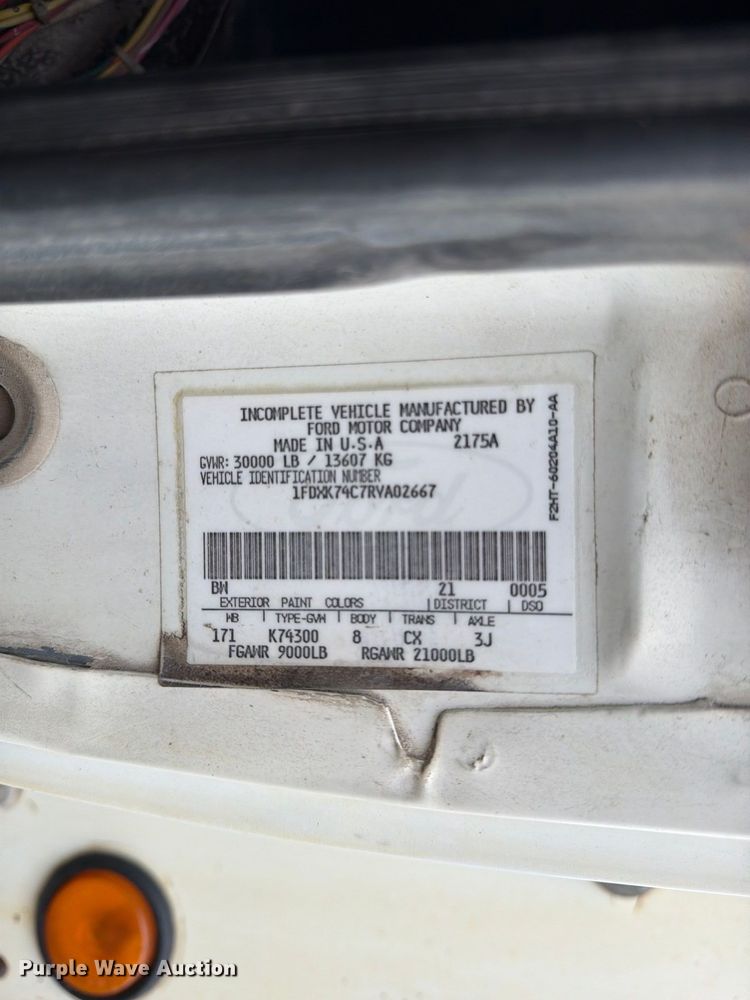 image for item FU4699 1994 Ford F700 bucket truck