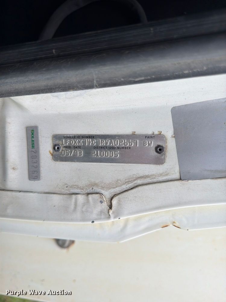 image for item FU4699 1994 Ford F700 bucket truck