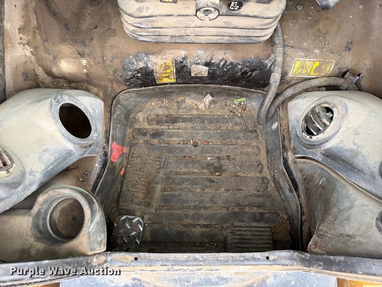 image for item FU4730 2021 Caterpillar 272D3 skid steer loader