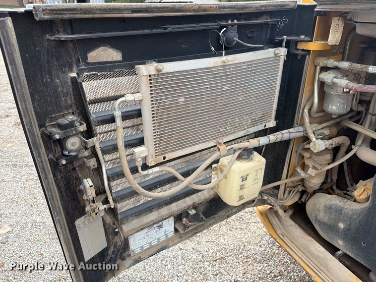 image for item FU4730 2021 Caterpillar 272D3 skid steer loader