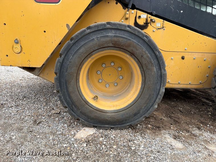 image for item FU4730 2021 Caterpillar 272D3 skid steer loader