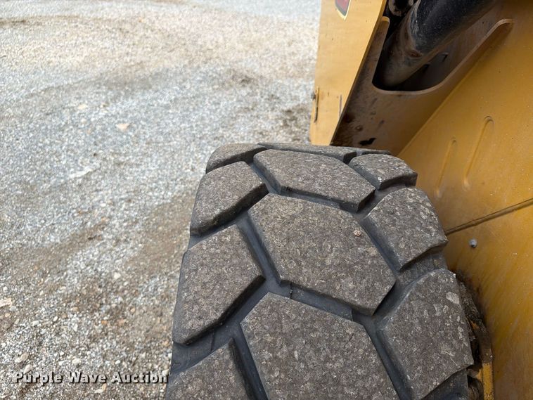 image for item FU4730 2021 Caterpillar 272D3 skid steer loader