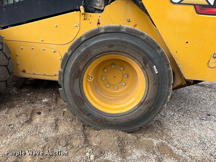 image for item FU4730 2021 Caterpillar 272D3 skid steer loader