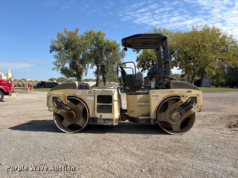 image for item FU4731 Ingersoll-Rand DD-70 double drum vibratory roller
