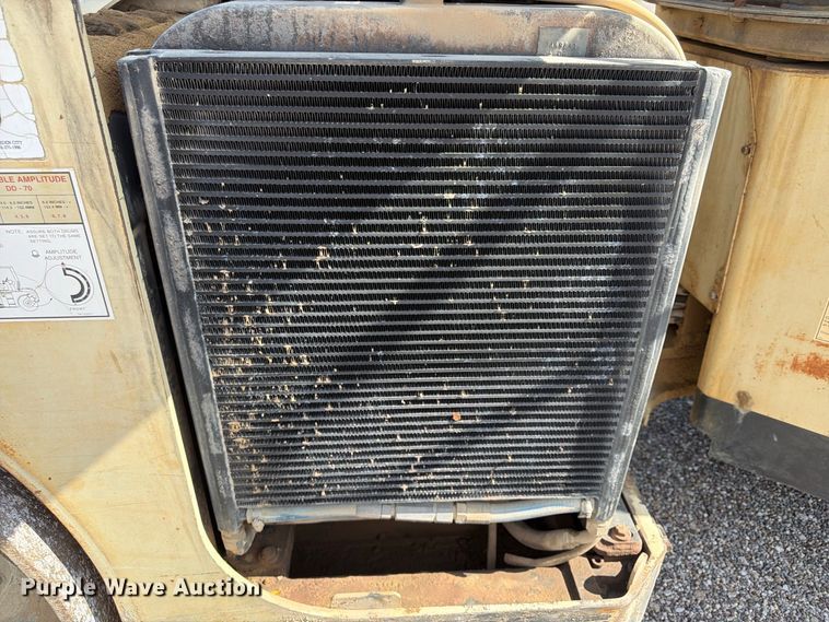 image for item FU4731 Ingersoll-Rand DD-70 double drum vibratory roller