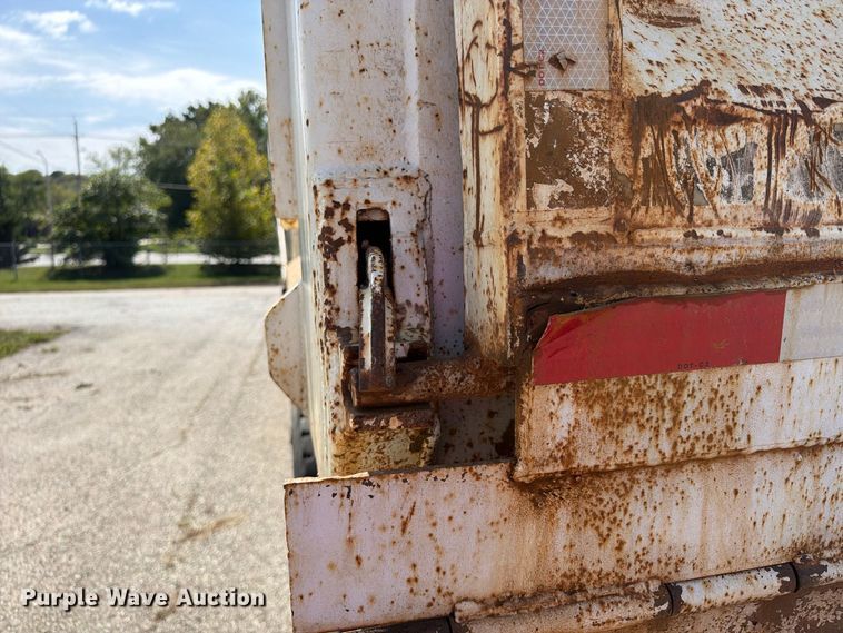 image for item FU4732 1996 Western Construction Components STR26 end dump trailer