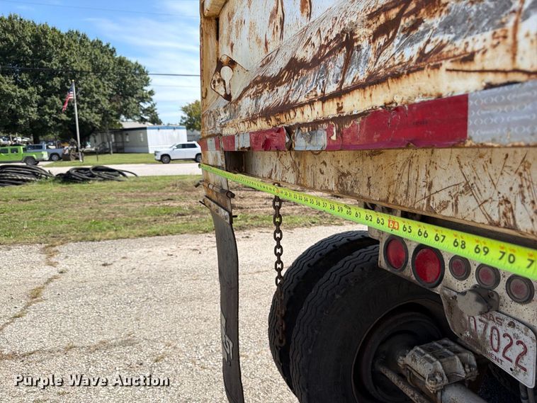 image for item FU4732 1996 Western Construction Components STR26 end dump trailer