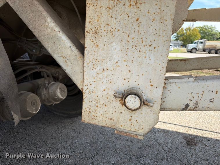 image for item FU4732 1996 Western Construction Components STR26 end dump trailer