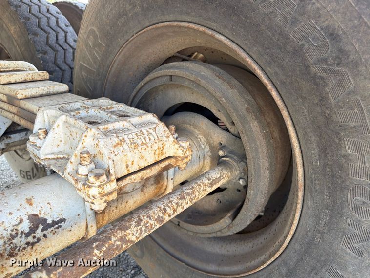 image for item FU4732 1996 Western Construction Components STR26 end dump trailer