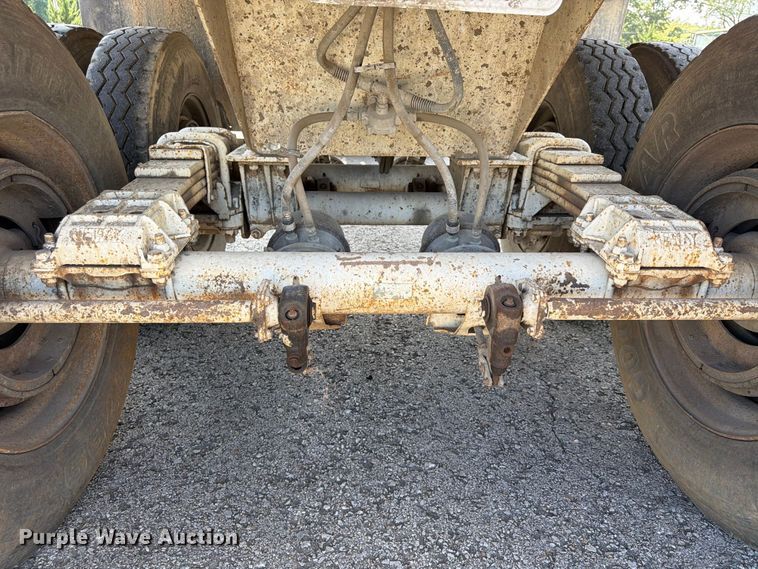 image for item FU4732 1996 Western Construction Components STR26 end dump trailer