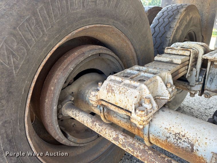 image for item FU4732 1996 Western Construction Components STR26 end dump trailer