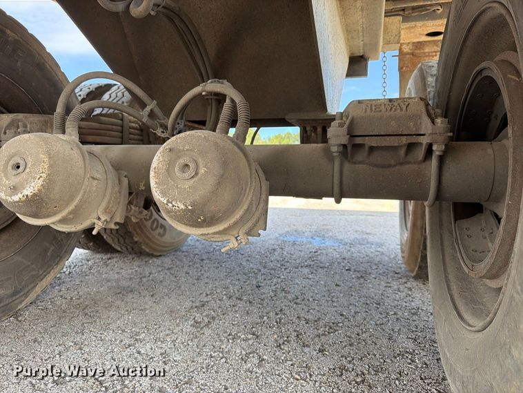 image for item FU4732 1996 Western Construction Components STR26 end dump trailer