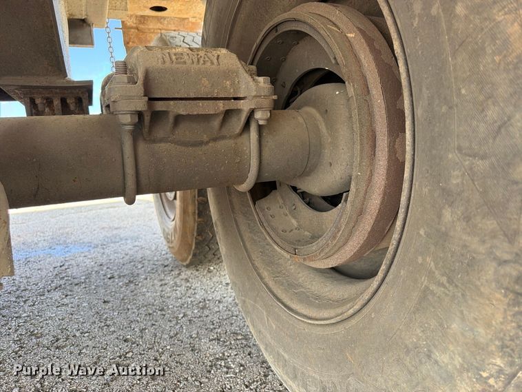 image for item FU4732 1996 Western Construction Components STR26 end dump trailer