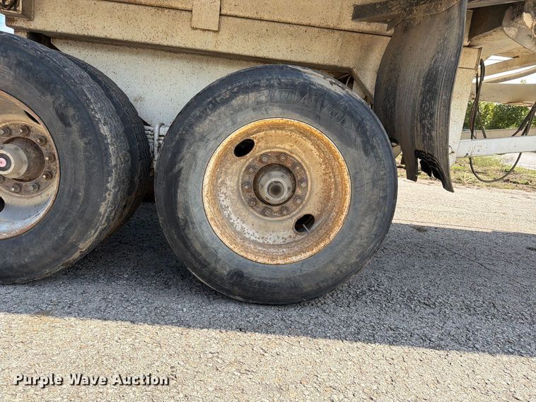 image for item FU4732 1996 Western Construction Components STR26 end dump trailer