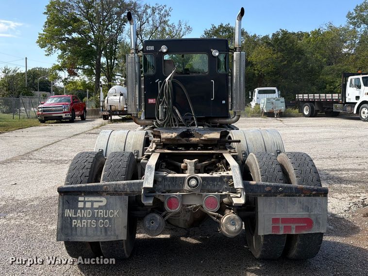 image for item FU4733 1999 Kenworth W900 semi truck