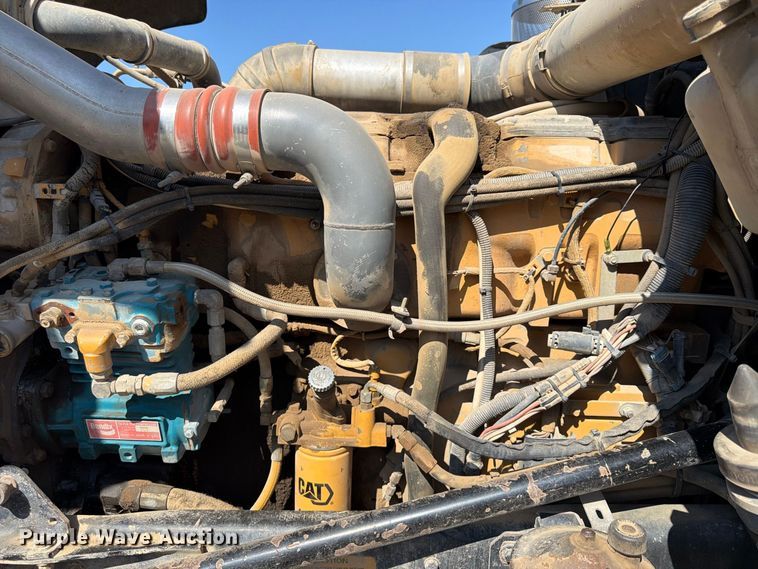 image for item FU4733 1999 Kenworth W900 semi truck