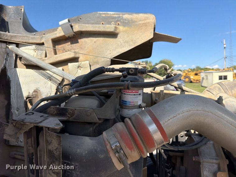 image for item FU4733 1999 Kenworth W900 semi truck