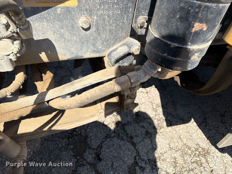 image for item FU4733 1999 Kenworth W900 semi truck