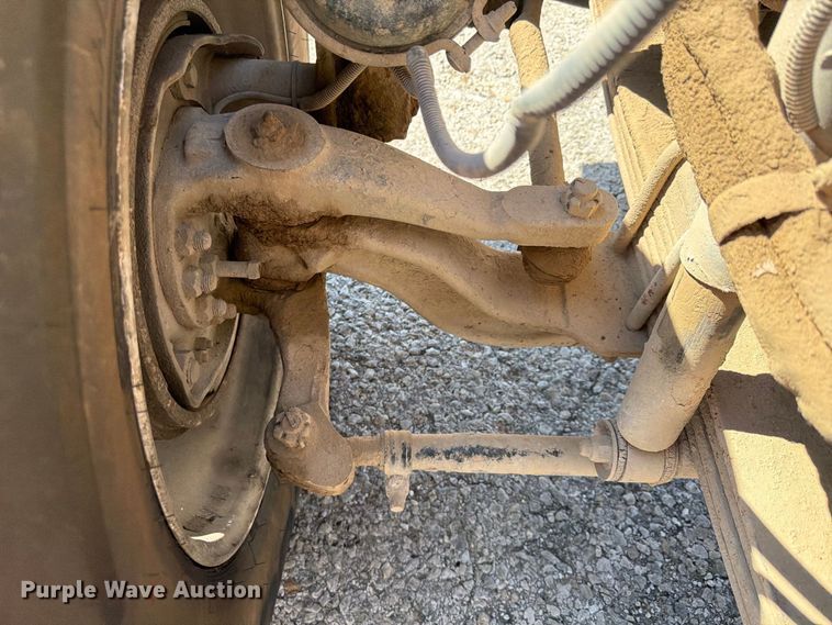 image for item FU4733 1999 Kenworth W900 semi truck