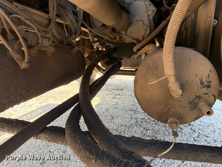 image for item FU4733 1999 Kenworth W900 semi truck