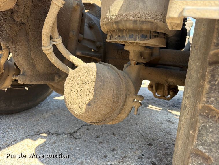 image for item FU4733 1999 Kenworth W900 semi truck