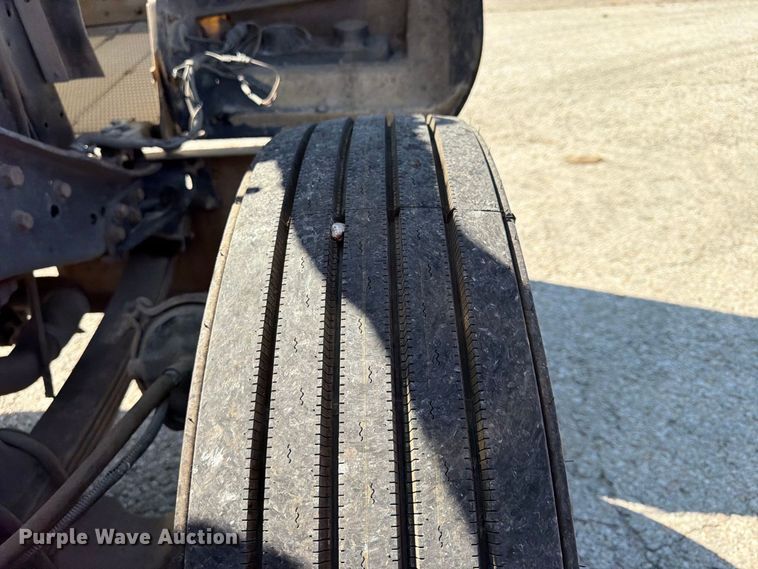 image for item FU4733 1999 Kenworth W900 semi truck