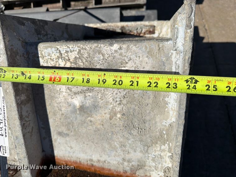 image for item FU4743 8' W concrete forms