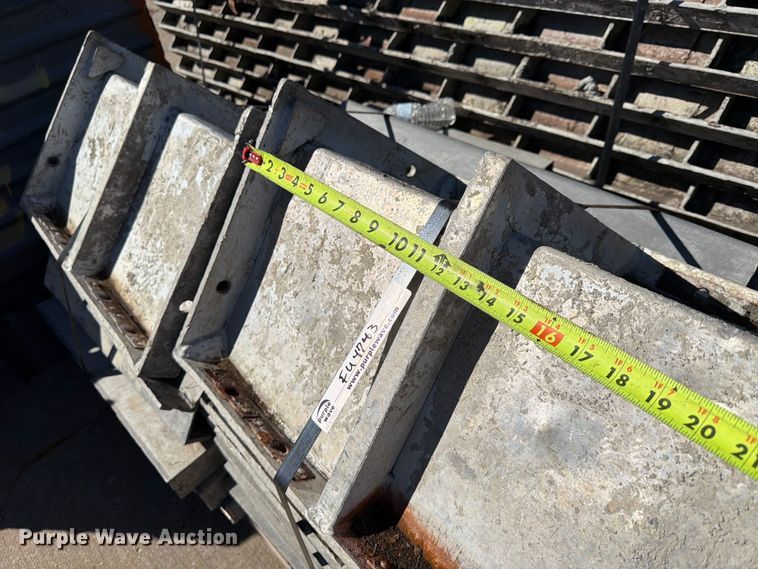 image for item FU4743 8' W concrete forms