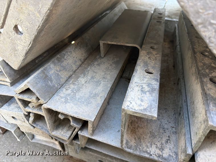 image for item FU4743 8' W concrete forms