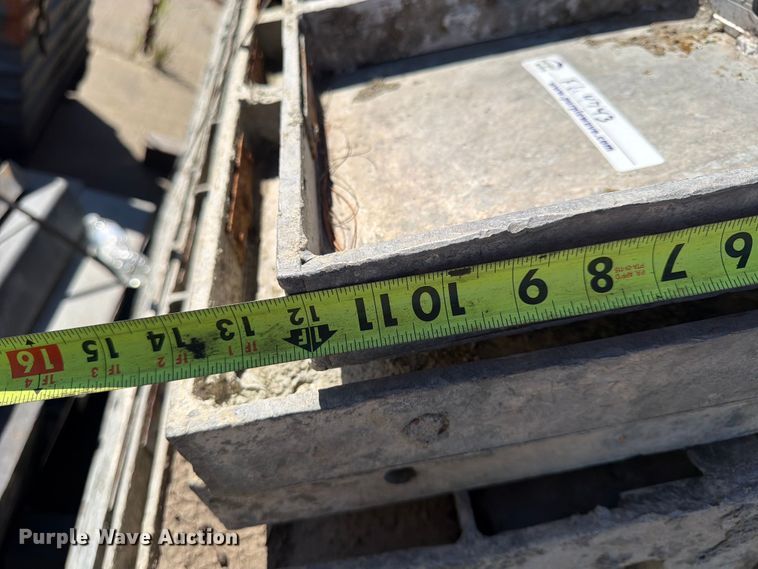 image for item FU4743 8' W concrete forms