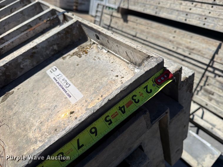 image for item FU4743 8' W concrete forms